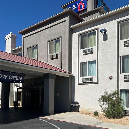 Motel 6-Hesperia, CA - West Main Street I-15 Buitenkant foto