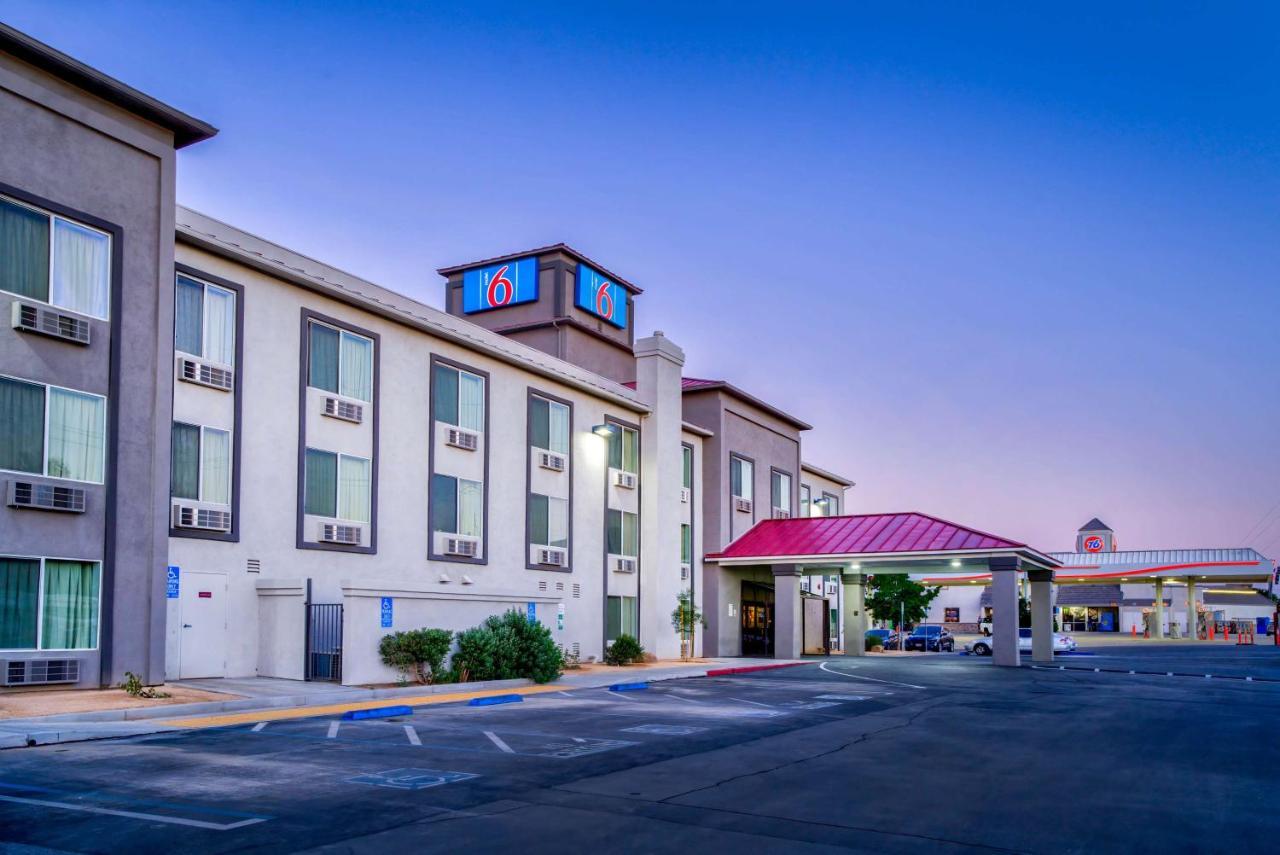Motel 6-Hesperia, CA - West Main Street I-15 Buitenkant foto