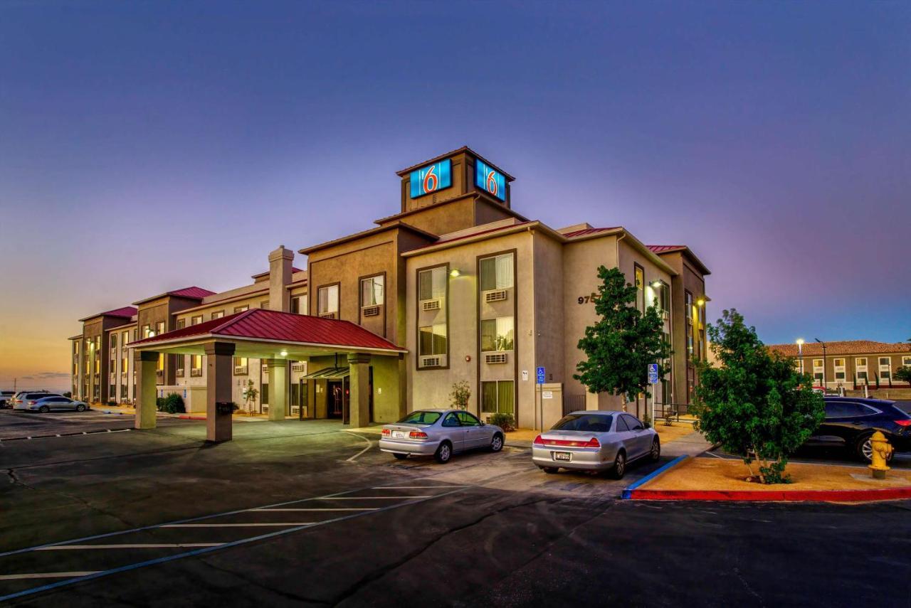 Motel 6-Hesperia, CA - West Main Street I-15 Buitenkant foto