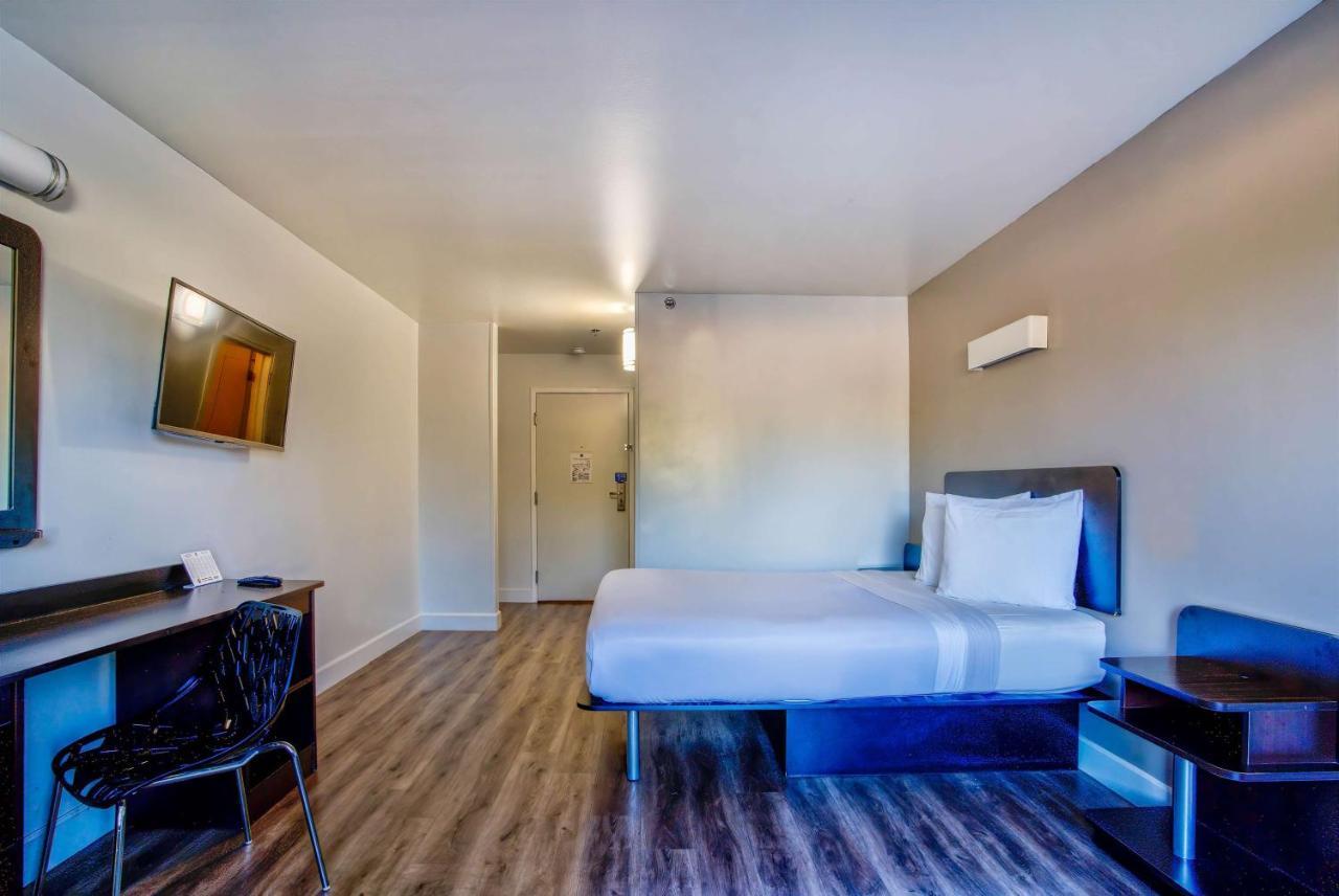 Motel 6-Hesperia, CA - West Main Street I-15 Buitenkant foto